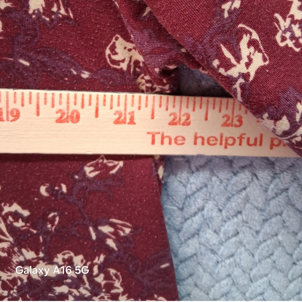 LuLaRoe Perfect Tee 2XL Burgundy Floral Short Sleeve Tunic Scoop Neck Top - Picture 6 of 7